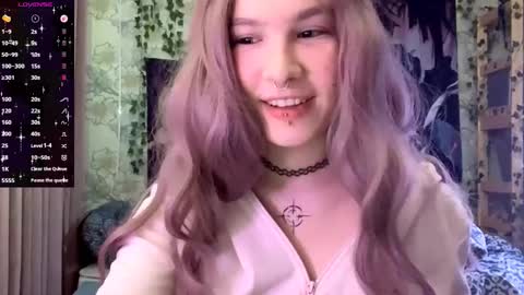 Snapshot of libbynading chatting on 09.26.25 Lola online show from 09.26.25