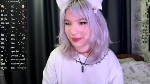 Snapshot of libbynading chatting on 11.03.25 Lola online show from 11.03.25