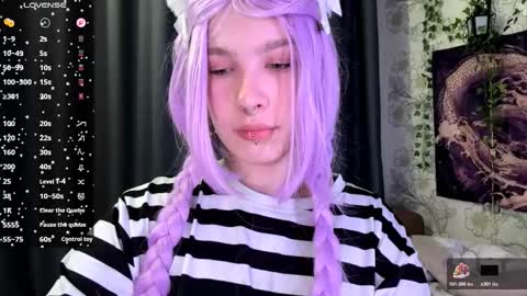 Snapshot of libbynading chatting on 11.04.25 Lola online show from 11.04.25