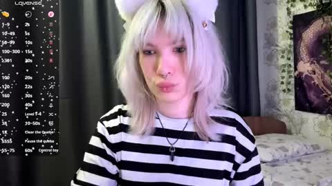 Snapshot of libbynading chatting on 11.05.25 Lola online show from 11.05.25