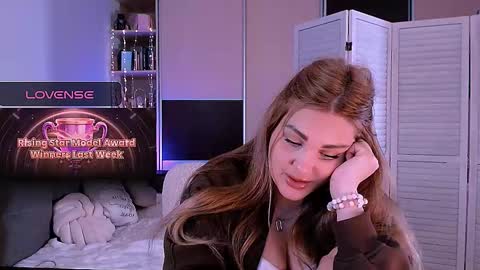 libra_mia online show from 12.22.25