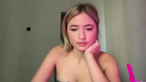 Snapshot of librelover chatting on 10.17.25 librelover online show from 10.17.25