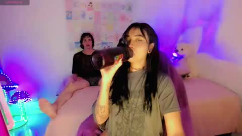 Snapshot of libressalvajes chatting on 12.10.24 libressalvajes online show from 12.10.24