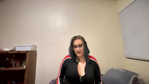 Snapshot of lickmelolliee chatting on 12.14.24 AllieAustyn online show from 12.14.24