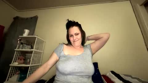 Snapshot of lickmelolliee chatting on 12.24.24 AllieAustyn online show from 12.24.24