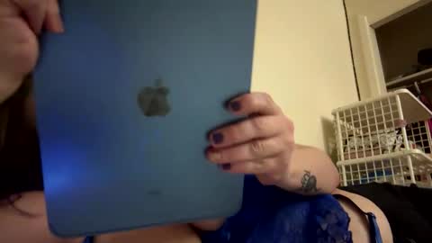 Snapshot of lickmelolliee chatting on 02.24.25 AllieAustyn online show from 02.24.25