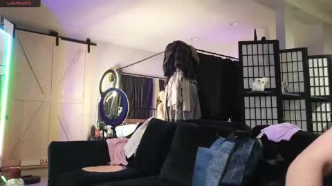 Snapshot of light_bringer_studios chatting on 03.01.25 Light Bringer Studios online show from 03.01.25