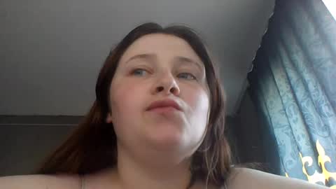 Snapshot of light_lunaa chatting on 06.19.26 light_lunaa online show from 06.19.26