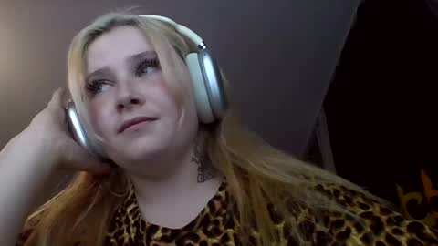 Snapshot of light_lunaa chatting on 07.16.26 light_lunaa online show from 07.16.26