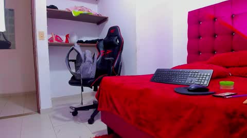 Snapshot of lightboy0 chatting on 10.27.25 lightboy0 online show from 10.27.25