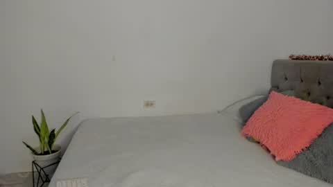 Snapshot of lightshine_ chatting on 07.24.26 Maddie online show from 07.24.26