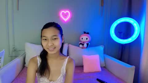 Lihn Pham online show from 12.04.25