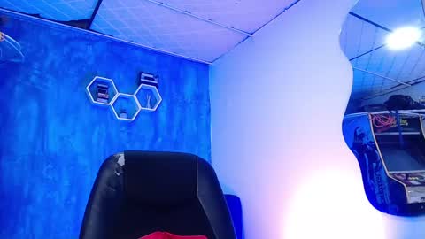 Snapshot of liiaam_lee_ chatting on 12.24.24 Daniel online show from 12.24.24