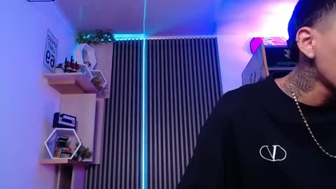 Snapshot of liiaam_lee_ chatting on 03.11.25 Daniel online show from 03.11.25