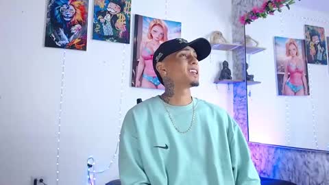 Snapshot of liiaam_lee_ chatting on 09.22.25 Daniel online show from 09.22.25