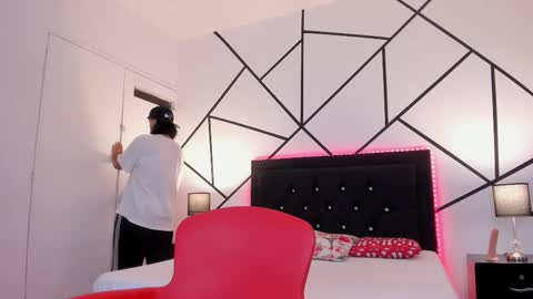 liiam_smith_ online show from 01.22.25