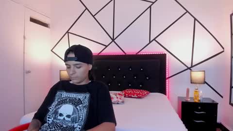 liiam_smith_ online show from 01.27.25