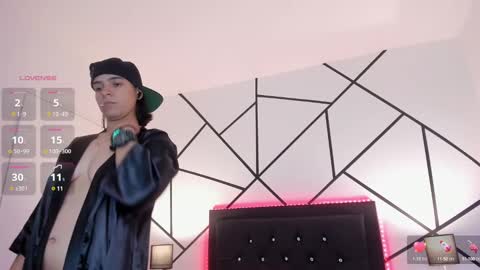 liiam_smith_ online show from 02.08.25