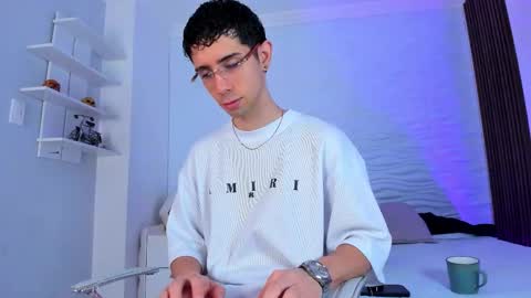 L I I A M online show from 09.27.25