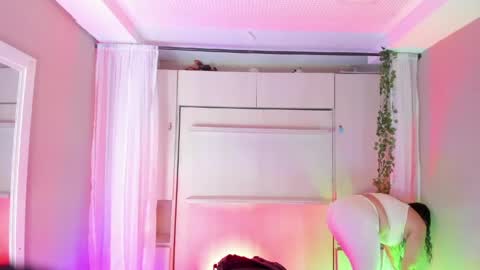         online show from 04.15.26