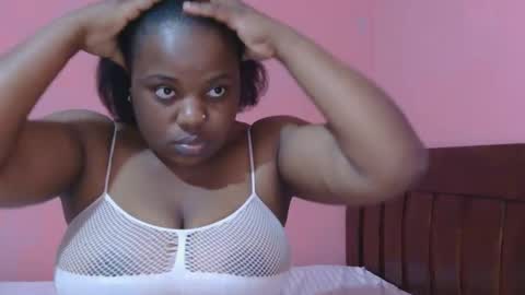 Snapshot of liilcutiee chatting on 09.09.25 Lily online show from 09.09.25