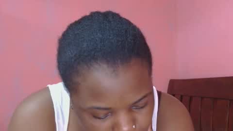 Snapshot of liilcutiee chatting on 09.18.25 Lily online show from 09.18.25