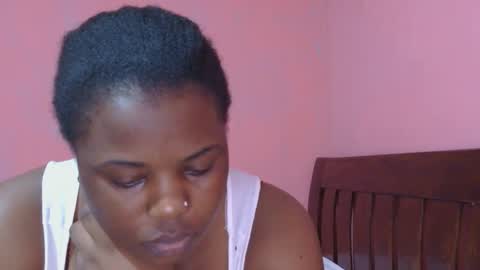 Snapshot of liilcutiee chatting on 09.18.25 Lily online show from 09.18.25