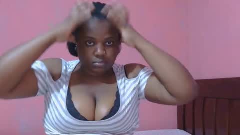 Snapshot of liilcutiee chatting on 09.24.25 Lily online show from 09.24.25