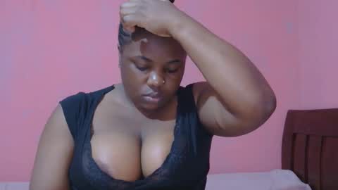 Snapshot of liilcutiee chatting on 10.12.25 Lily online show from 10.12.25