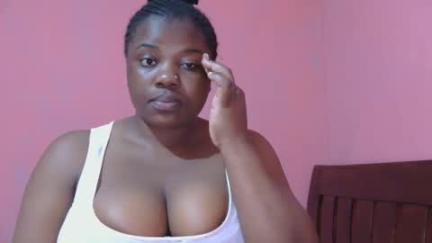 Snapshot of liilcutiee chatting on 10.19.25 Lily online show from 10.19.25