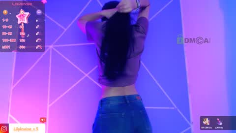 Snapshot of liilylouise chatting on 11.07.25 Liliana online show from 11.07.25