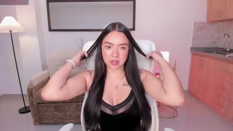 liilylux online show from 10.05.25