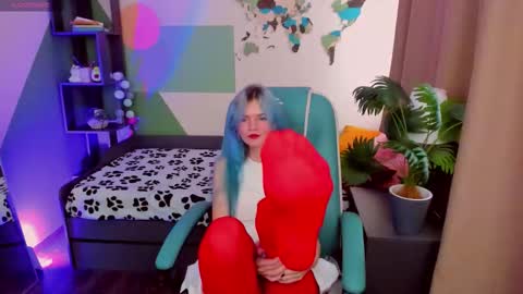 Snapshot of lika_sky chatting on 10.04.25 lika_sky online show from 10.04.25