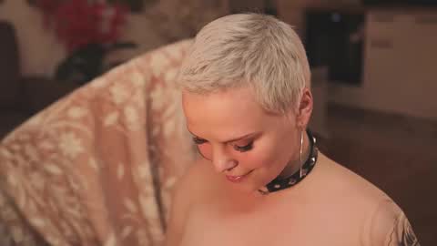 Snapshot of likaaberry chatting on 10.30.25 likaaberry online show from 10.30.25