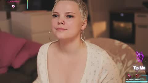 Snapshot of likaaberry chatting on 11.06.25 likaaberry online show from 11.06.25