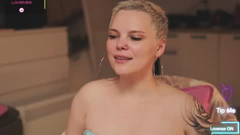 Snapshot of likaaberry chatting on 11.07.25 likaaberry online show from 11.07.25