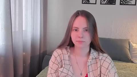 Snapshot of likamil0ika chatting on 09.14.25 likamil0ika online show from 09.14.25