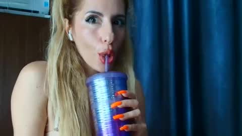 Mia                   Onlyfans link -  online show from 11.17.25