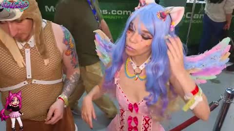 Snapshot of likemyashe chatting on 10.25.25 LikeMyAshe online show from 10.25.25