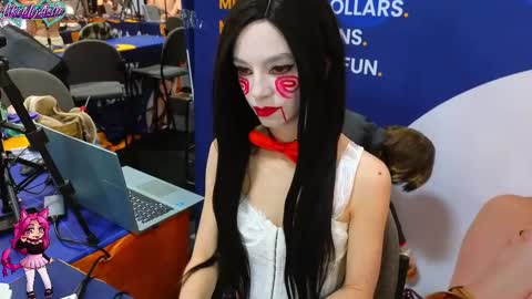 Snapshot of likemyashe chatting on 10.26.25 LikeMyAshe online show from 10.26.25