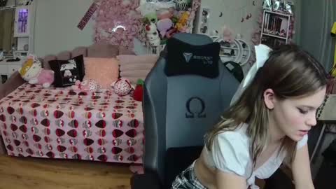 Lil Bunny online show from 02.02.25