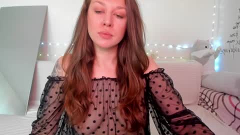 Snapshot of lil_foxy999 chatting on 06.25.26 Alisa online show from 06.25.26