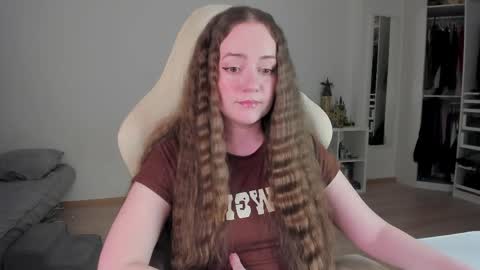 Snapshot of lil_happiness chatting on 03.28.26 for free registration 3 online show from 03.28.26