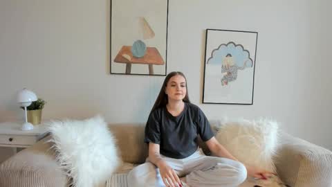 Emma online show from 10.04.25
