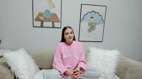 Emma online show from 10.05.25
