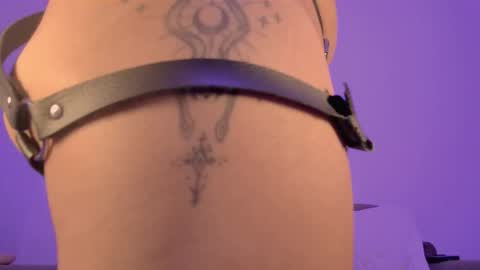 Snapshot of lil_muh chatting on 11.20.25 Lilmuh online show from 11.20.25