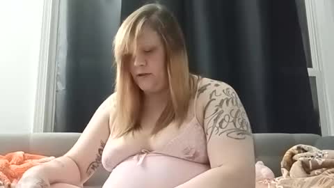 lil_nelli8 online show from 01.12.26