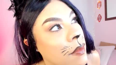 Lola online show from 10.31.25