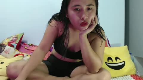 lil_sweetgirl4u online show from 02.12.25