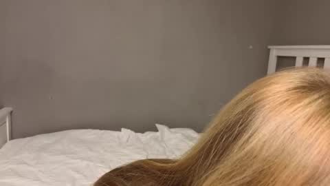 Snapshot of lil_tasty33 chatting on 10.24.25 Emma online show from 10.24.25